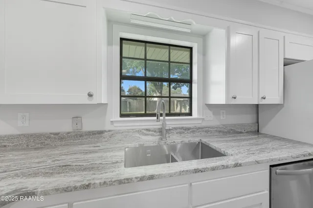 $2,200 | 119 Canada Drive, Lafayette, LA 70506