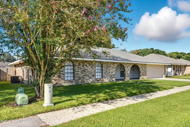 $2,200 | 119 Canada Drive, Lafayette, LA 70506