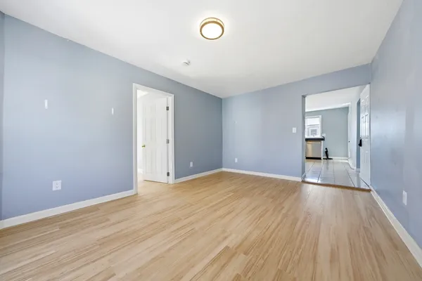 $3,300 | 12 Kilby Street, Unit 3L, Somerville, MA 02143