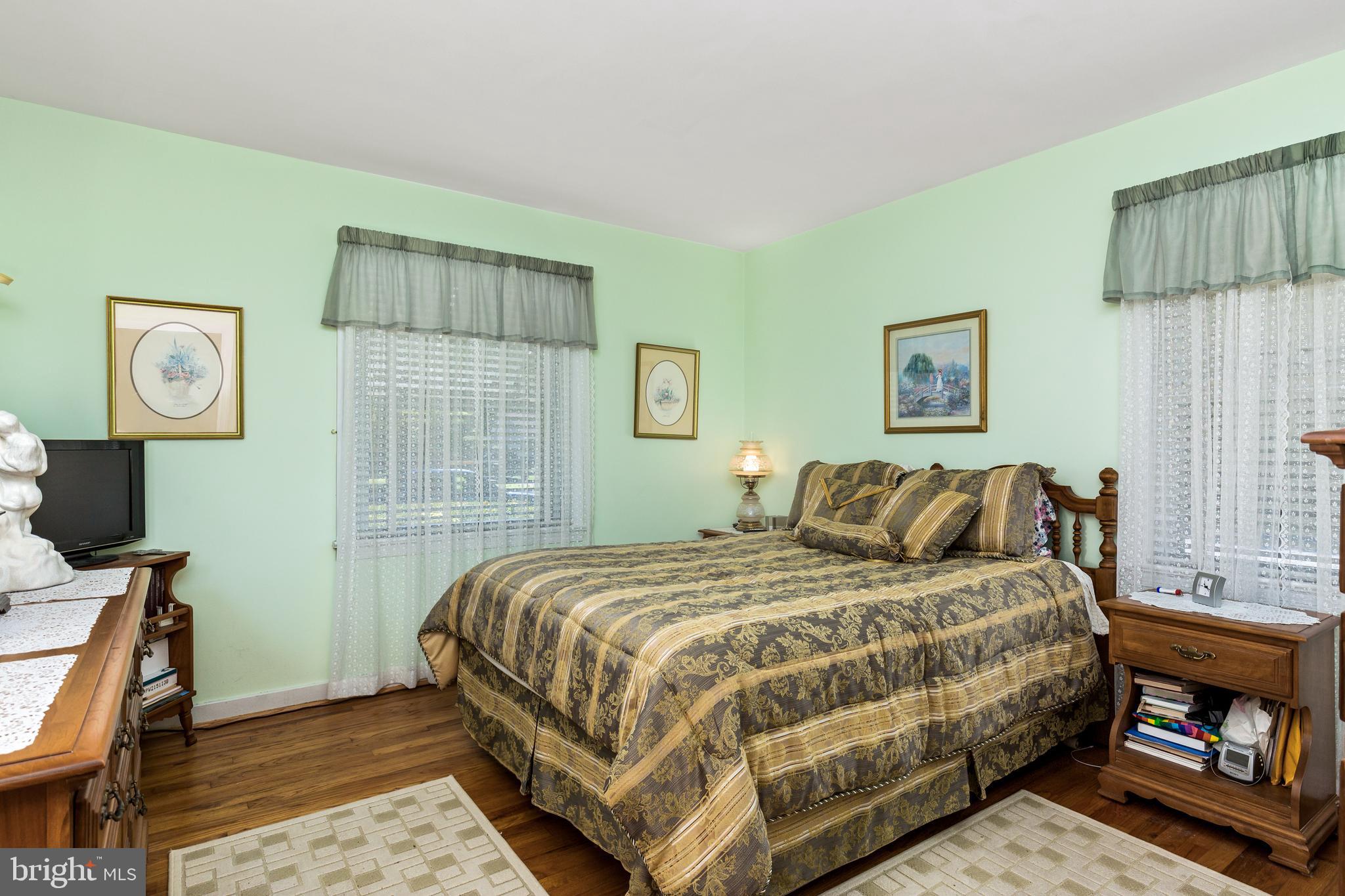 5 Cedar Lane Pemberton, NJ 08068 - Photo 17 of 27 The master bedroom