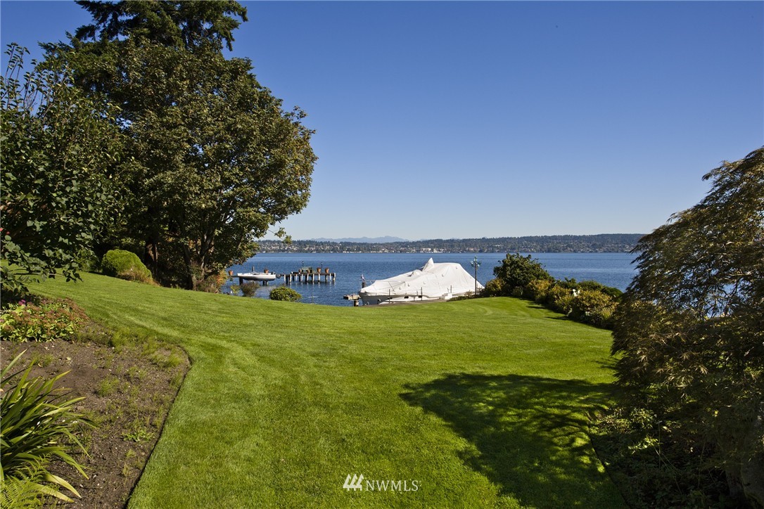 6445 Northeast Windermere Road Seattle, WA 98105 - Photo 3 of 3