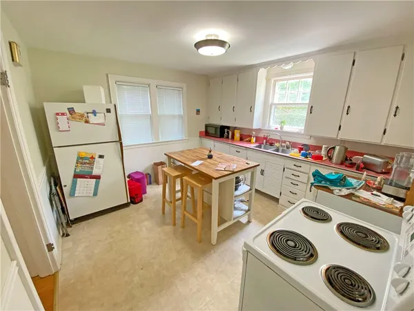 $2,350 | 2577 Elmwood Avenue, Brighton, NY 14618