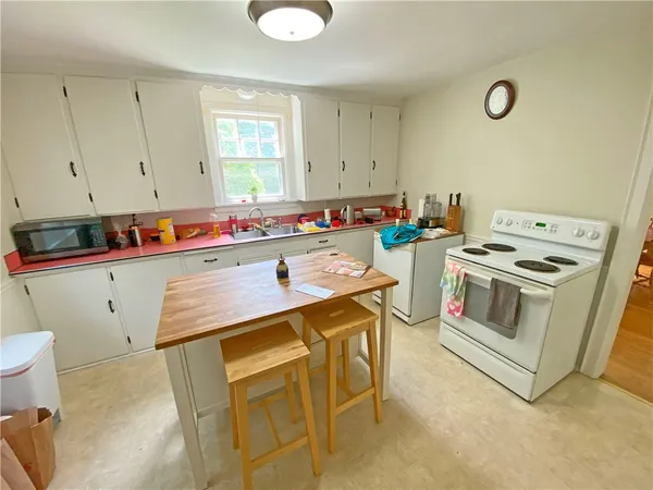 $2,350 | 2577 Elmwood Avenue, Brighton, NY 14618