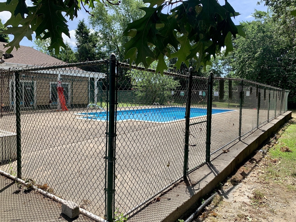 92 Beacon Street, Unit 6 Lawrence, MA 01843 - Photo 19 of 22 a view of a balcony