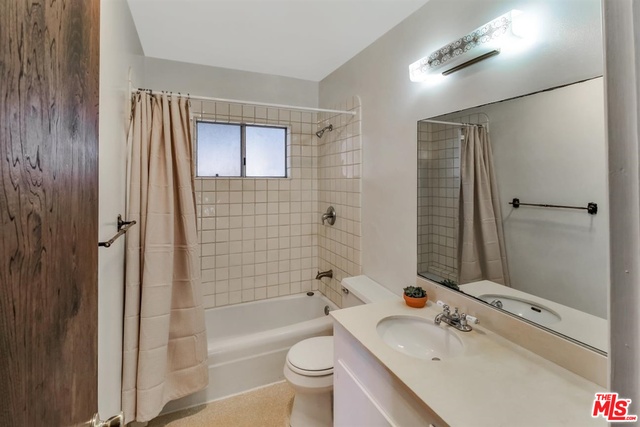 23715 Valley View Road Calabasas, CA 91302 - Photo 17 of 42