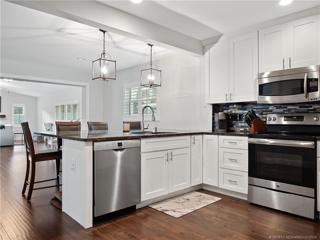 1544 Northwest Spruce Ridge Drive Stuart, FL 34994 - Photo 3 of 23 Gallery Image 3