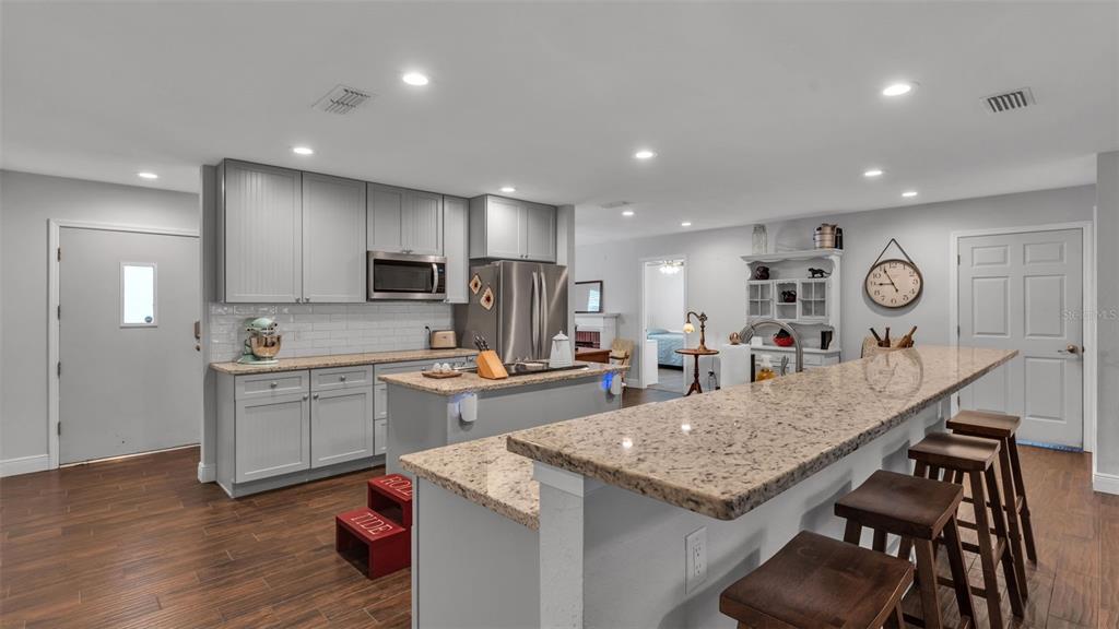 815 West Socrum Loop Road Lakeland, FL 33809 - Photo 8 of 41