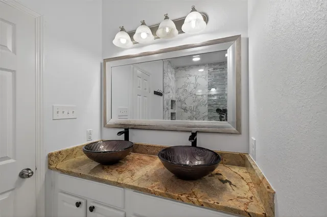 a bathroom with a toilet