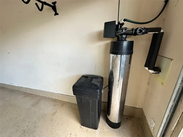 $2,800 | 1314 Glenwood Canyon Lane, Houston, TX 77077