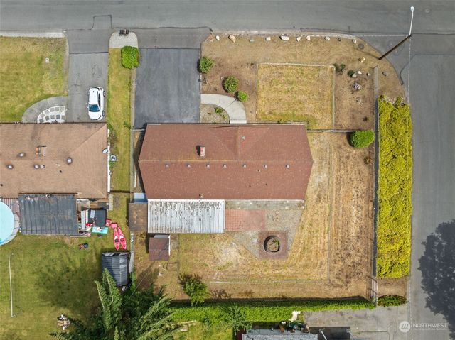 view of a bathroom with sink and mirror