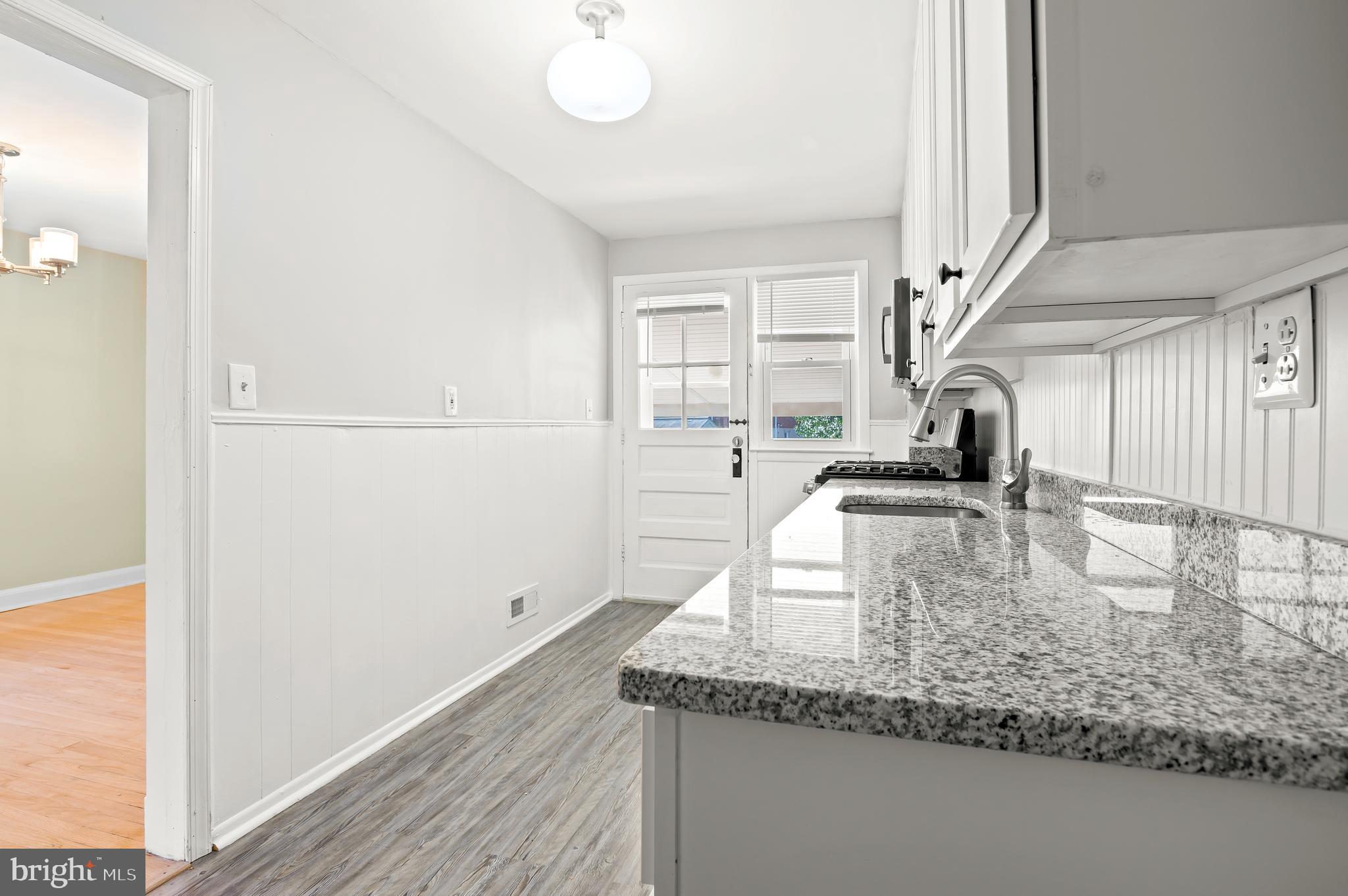 7519 Lawrence Road Baltimore, MD 21222 - Photo 8 of 48 Granite Counter-tops