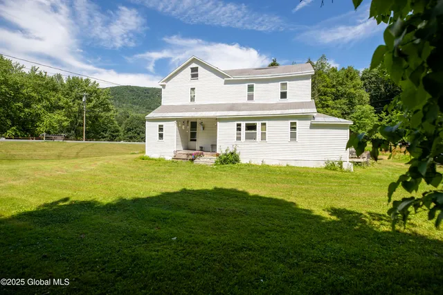 $599,900 | 17564 Highway 22, Berlin, NY 12022