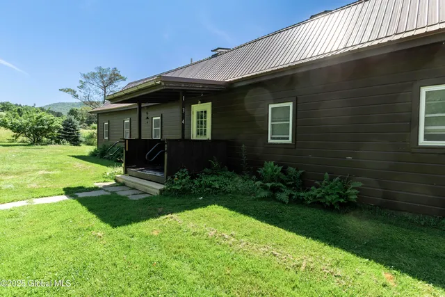 $599,900 | 17564 Highway 22, Berlin, NY 12022