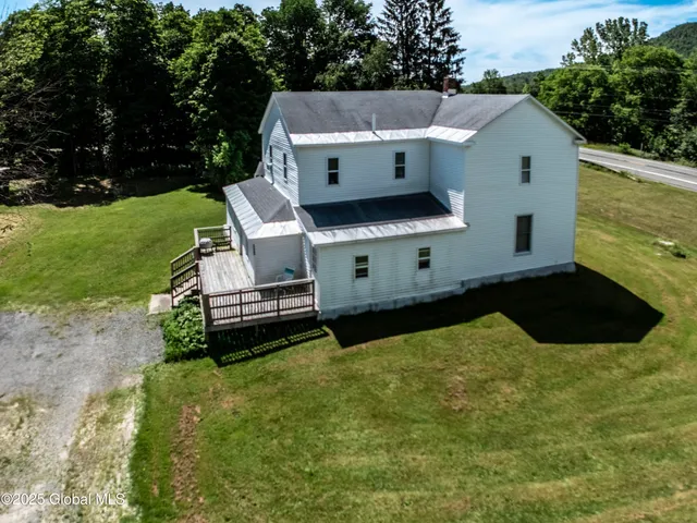 $599,900 | 17564 Highway 22, Berlin, NY 12022