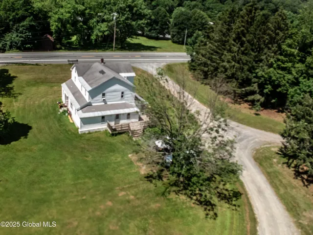 $599,900 | 17564 Highway 22, Berlin, NY 12022