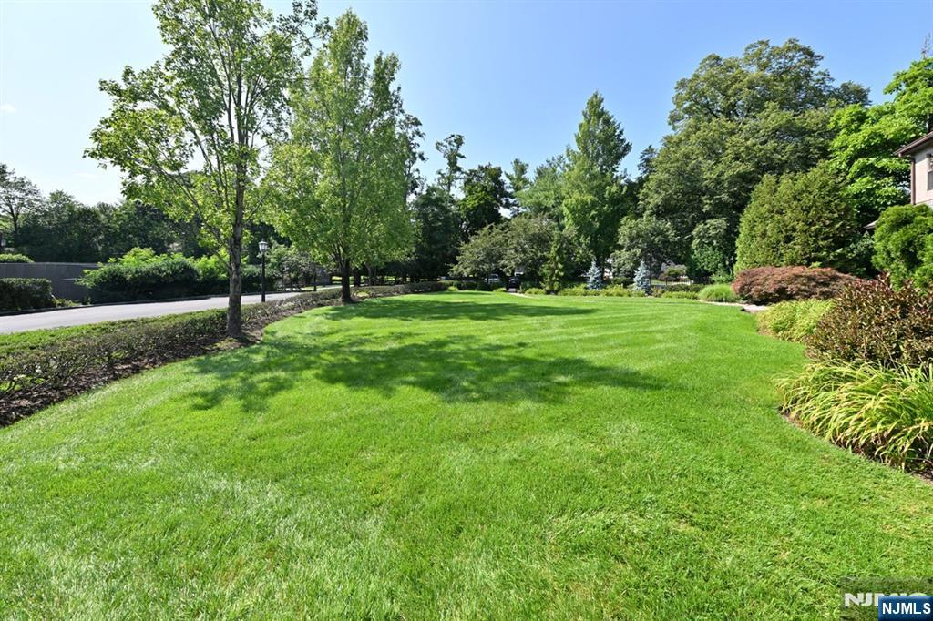 140 Bellair Road, Unit Q Ridgewood, NJ 07450 - Photo 26 of 28 Gallery Image 26