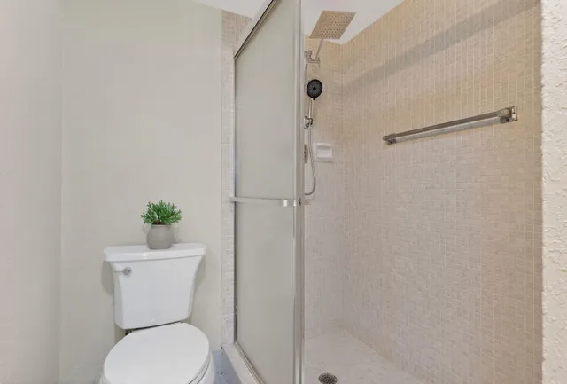 $1,700 | 2012 Hythe A, Unit 2012, Boca Raton, FL 33434