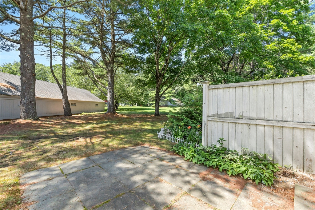88 Jericho Road, Unit 88 Weston, MA 02493 - Photo 16 of 18