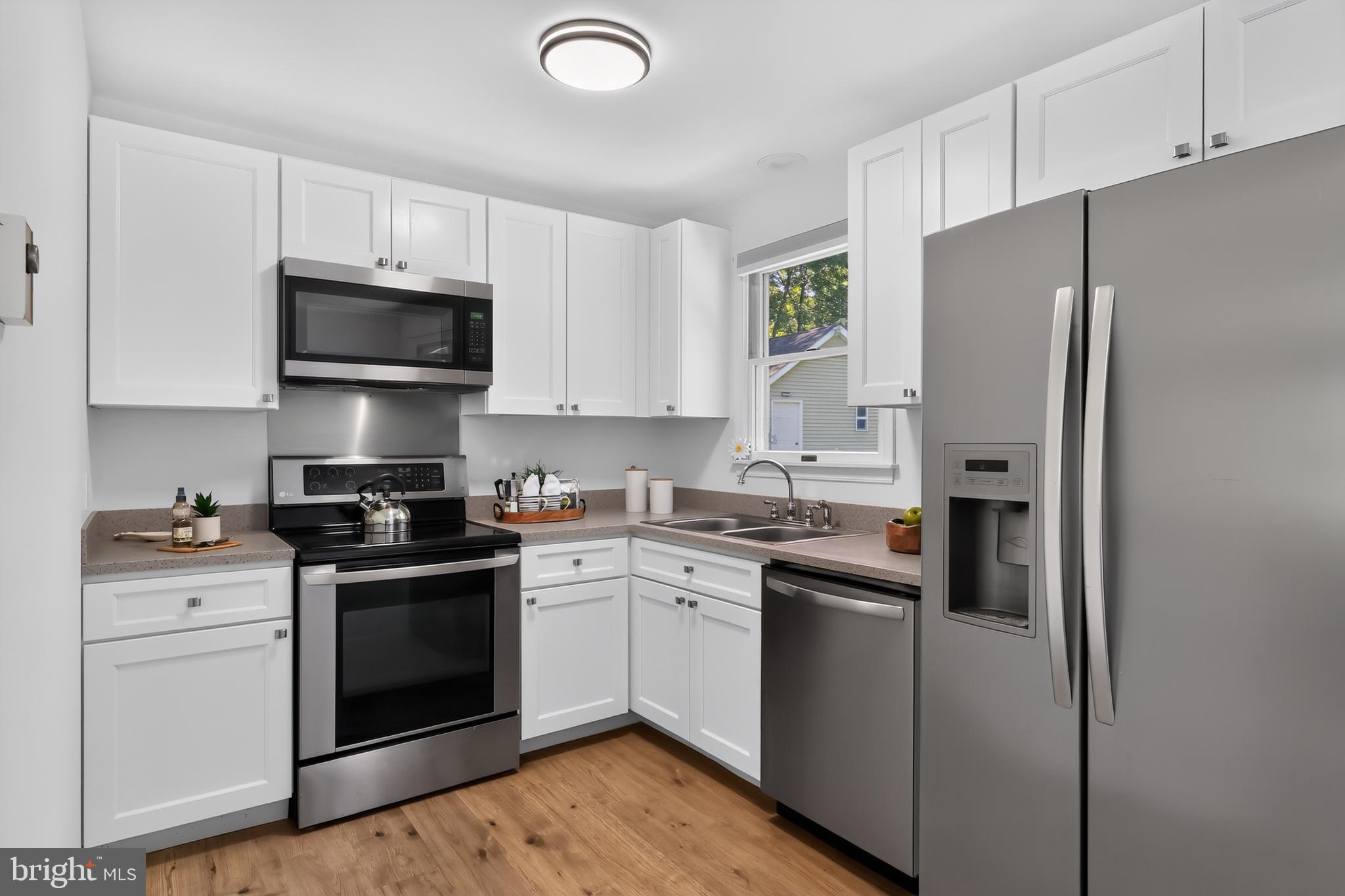 104 Parsons Road Landenberg, PA 19350 - Photo 4 of 17 Brand New Kitchen - Chef's Delight !