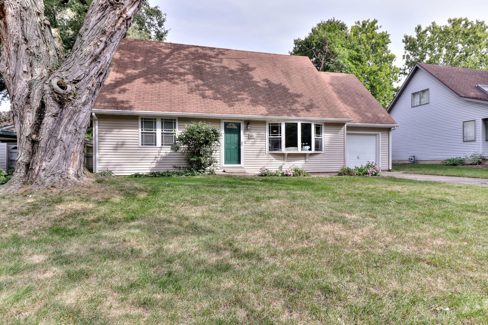 1602 Sheridan Road Champaign, IL 61821 - Photo 3 of 39