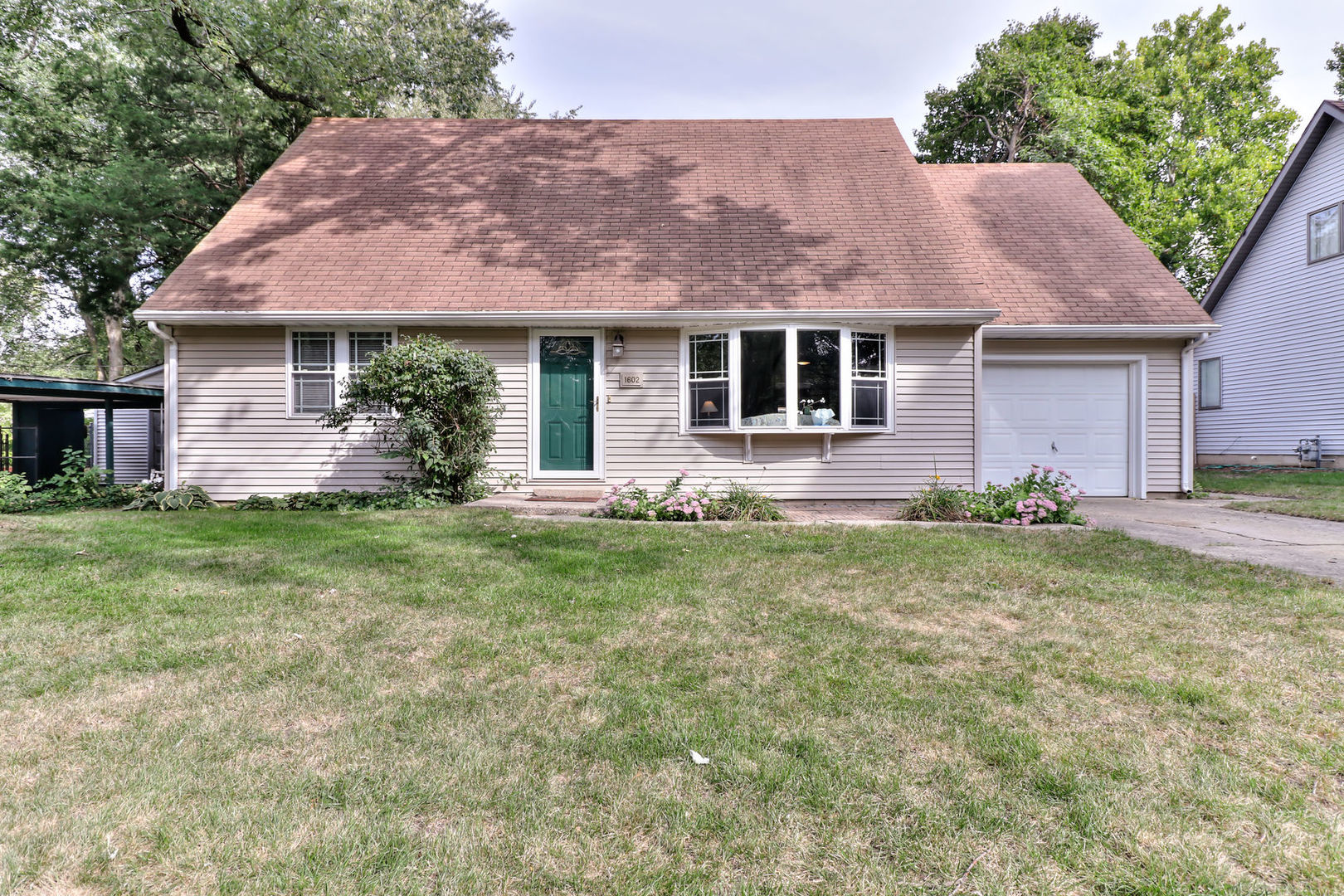 1602 Sheridan Road Champaign, IL 61821 - Photo 4 of 39