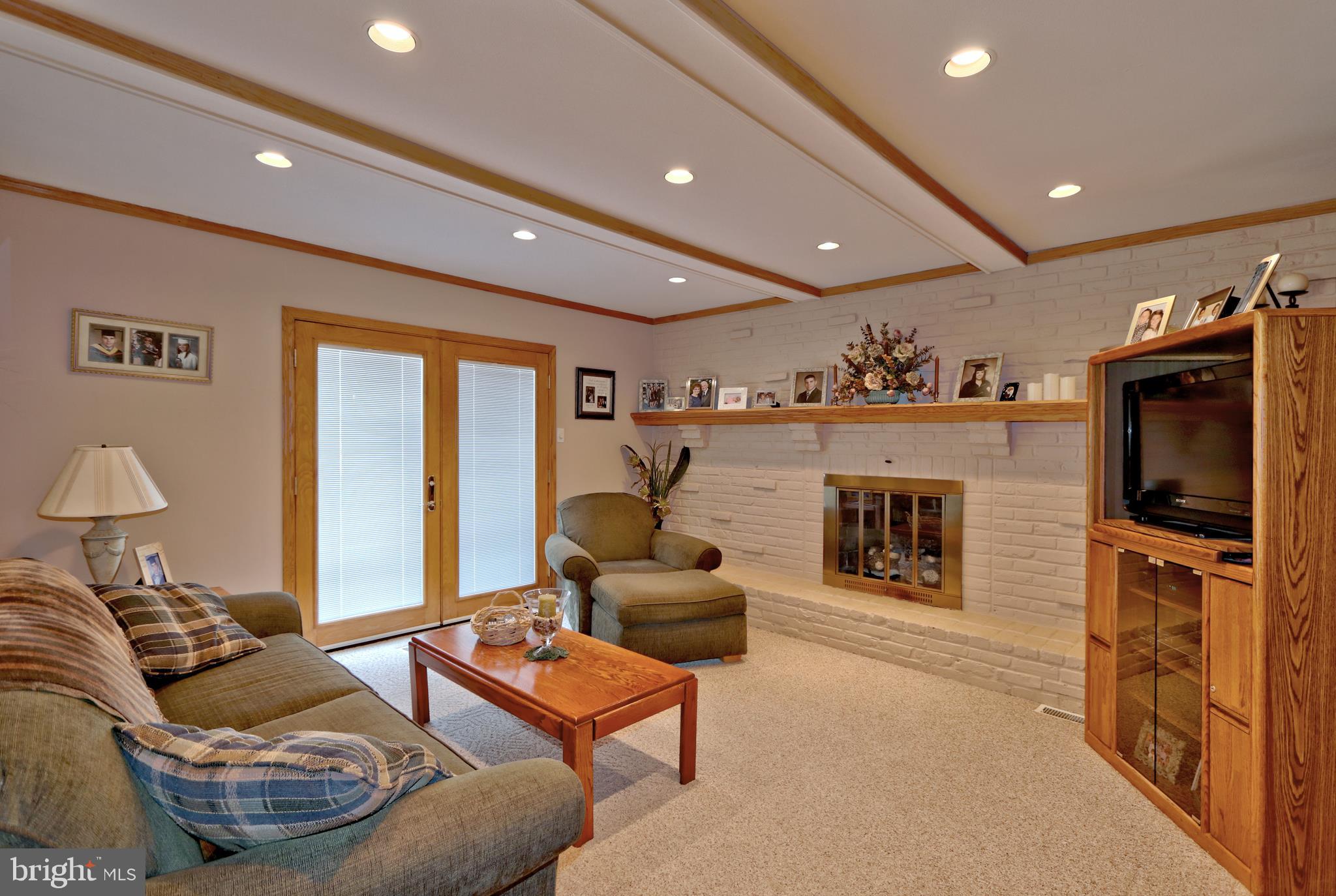 10 Vicksburg Road Laurel Springs, NJ 08021 - Photo 17 of 37 Family Room