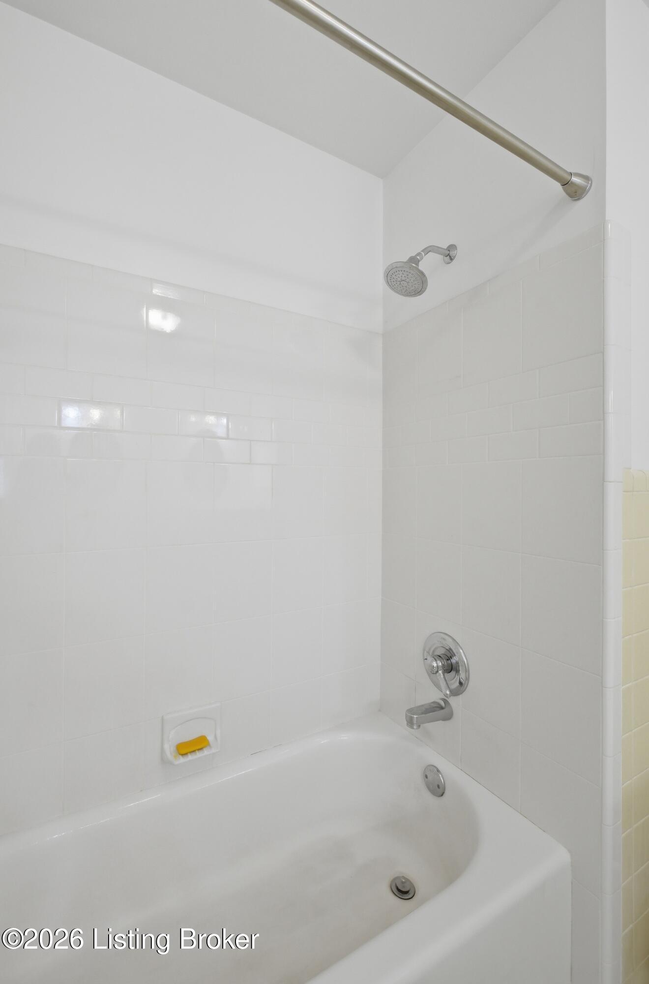 3217 Dundee Road Louisville, KY 40205 - Photo 31 of 73 25_3217dundee_louisvillerealestatemedia_