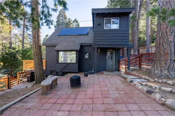 $379,000 | 610 Club House Drive, Twin Peaks, CA 92391
