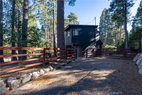 $379,000 | 610 Club House Drive, Twin Peaks, CA 92391