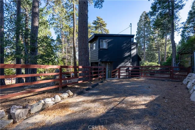 $385,000 | 610 Club House Drive, Twin Peaks, CA 92391