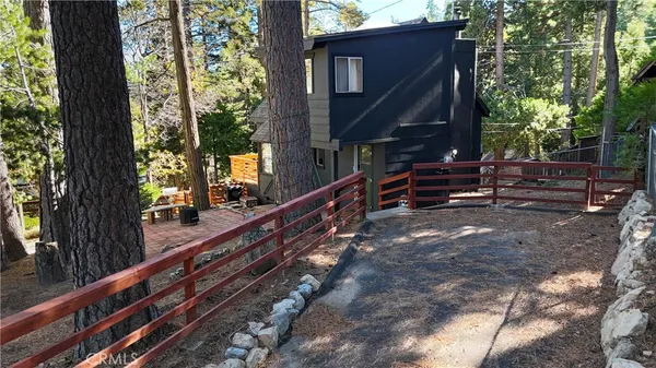 $379,000 | 610 Club House Drive, Twin Peaks, CA 92391