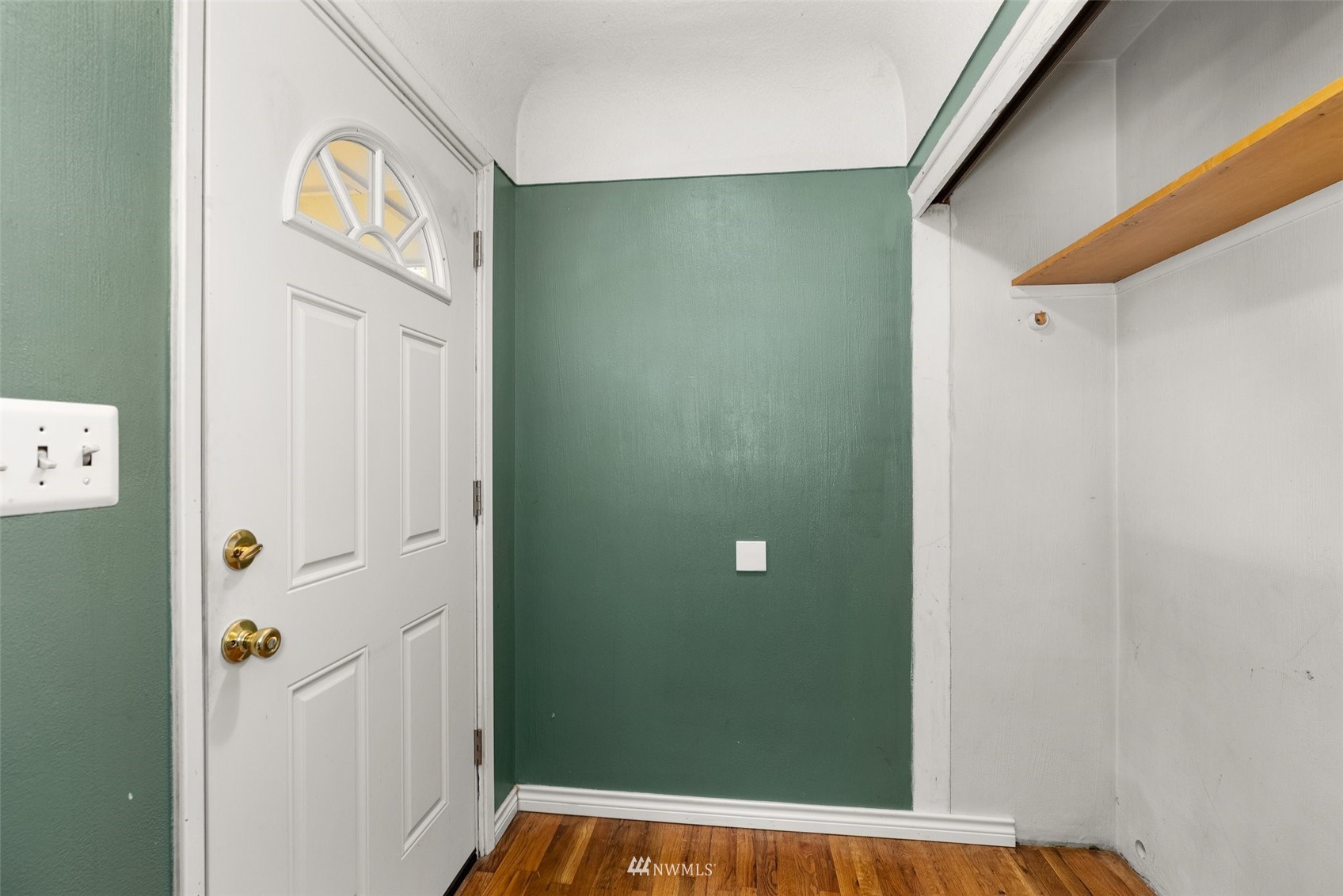 916 Southeast Korpi Way Winlock, WA 98596 - Photo 7 of 31 a view of walk in closet