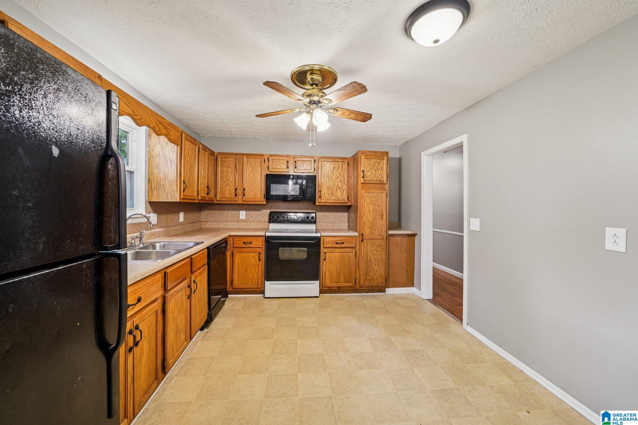 5327 Dixieland Road Birmingham, AL 35210 - Photo 13 of 37