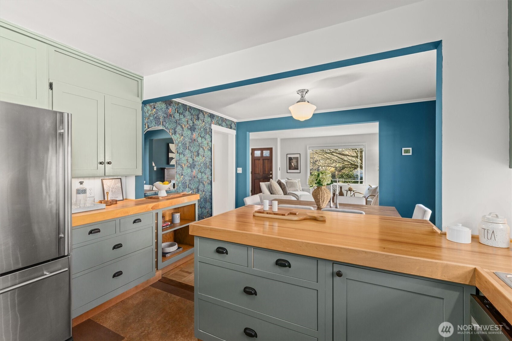 8014 17th Avenue Northwest Seattle, WA 98117 - Photo 13 of 38