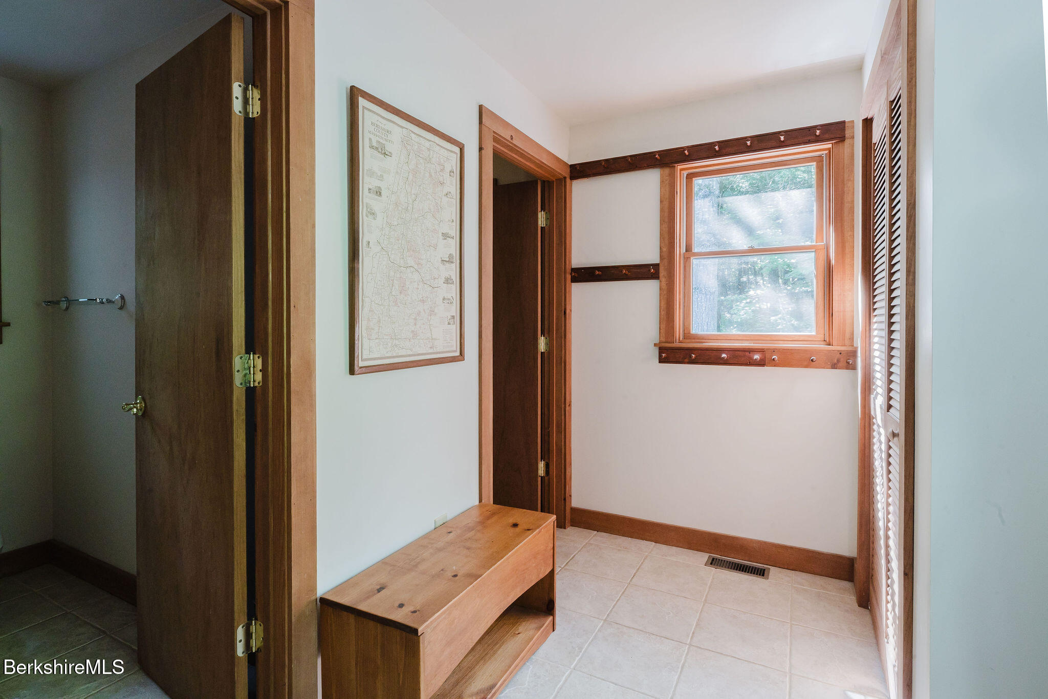 119 Hayes Pond Road Otis, MA 01253 - Photo 28 of 50 Foyer