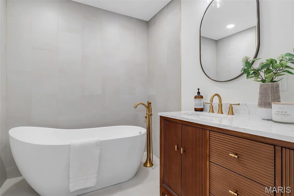 10656 Ladue Road St. Louis, MO 63141 - Photo 33 of 59 Gallery Image 33