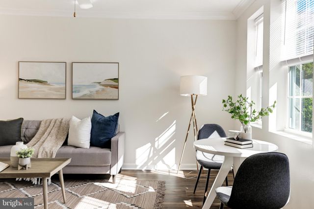 $325,000 | 1913 Key Boulevard, Unit 11572, Arlington, VA 22201