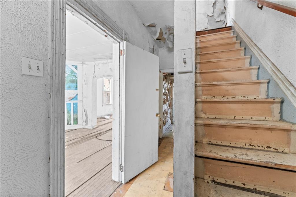 2417 Osgood Street Pittsburgh, PA 15214 - Photo 4 of 28