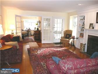 211 Clwyd Road Bala Cynwyd, PA 19004 - Photo 3 of 11 Living Room