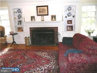 211 Clwyd Road Bala Cynwyd, PA 19004 - Photo 4 of 11 Living Room