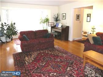 211 Clwyd Road Bala Cynwyd, PA 19004 - Photo 5 of 11 Living Room