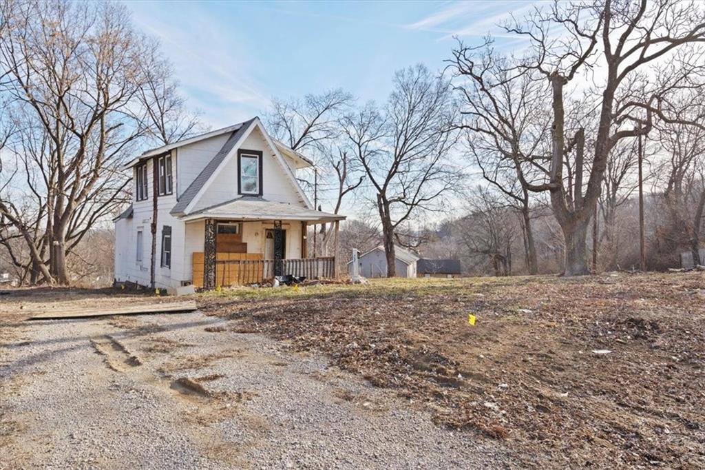 549 Blue Ridge Boulevard Kansas City, MO 64125 - Photo 2 of 17