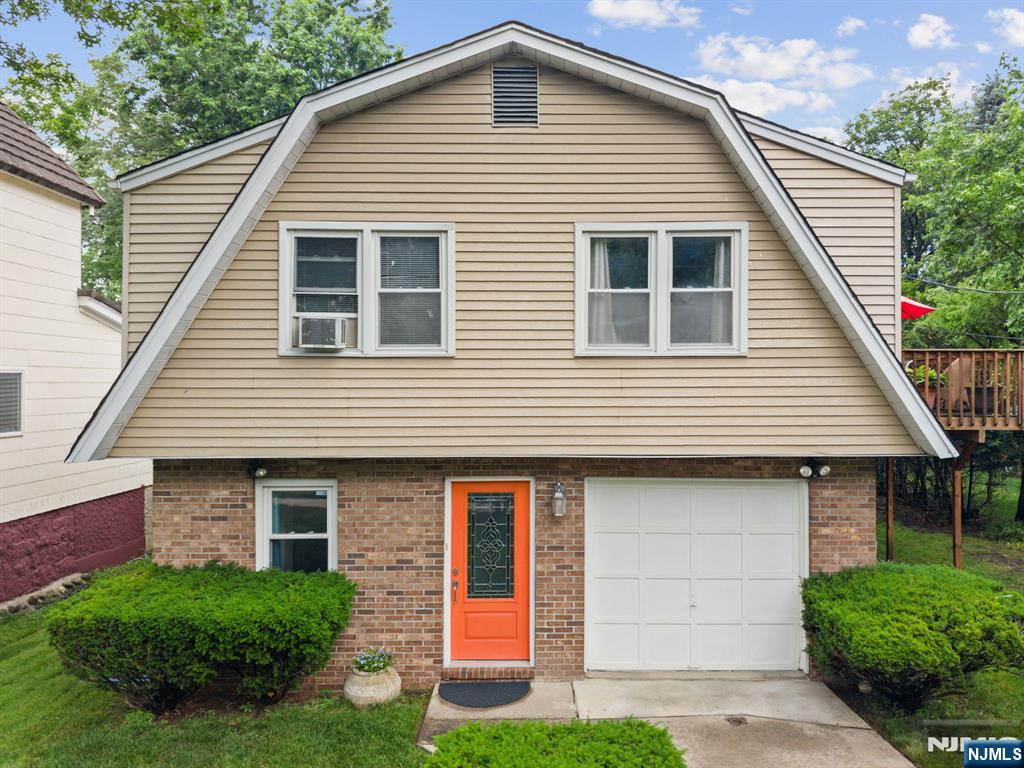 132 Spring Street Leonia, NJ 07605 - Photo 3 of 47