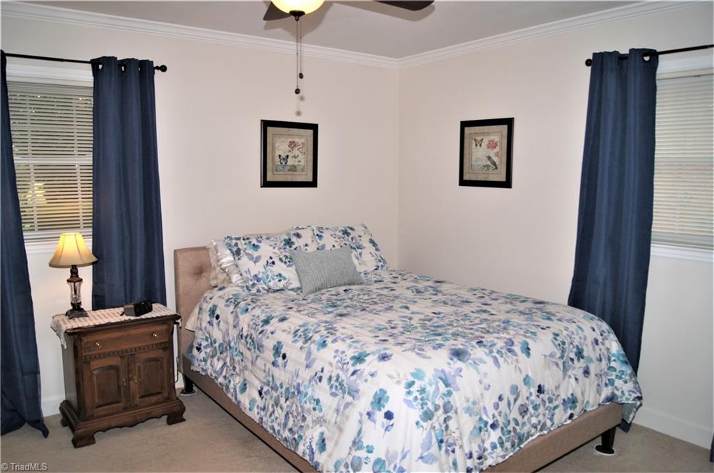 2520 Weymoth Road Winston-Salem, NC 27103 - Photo 14 of 30 Master bedroom