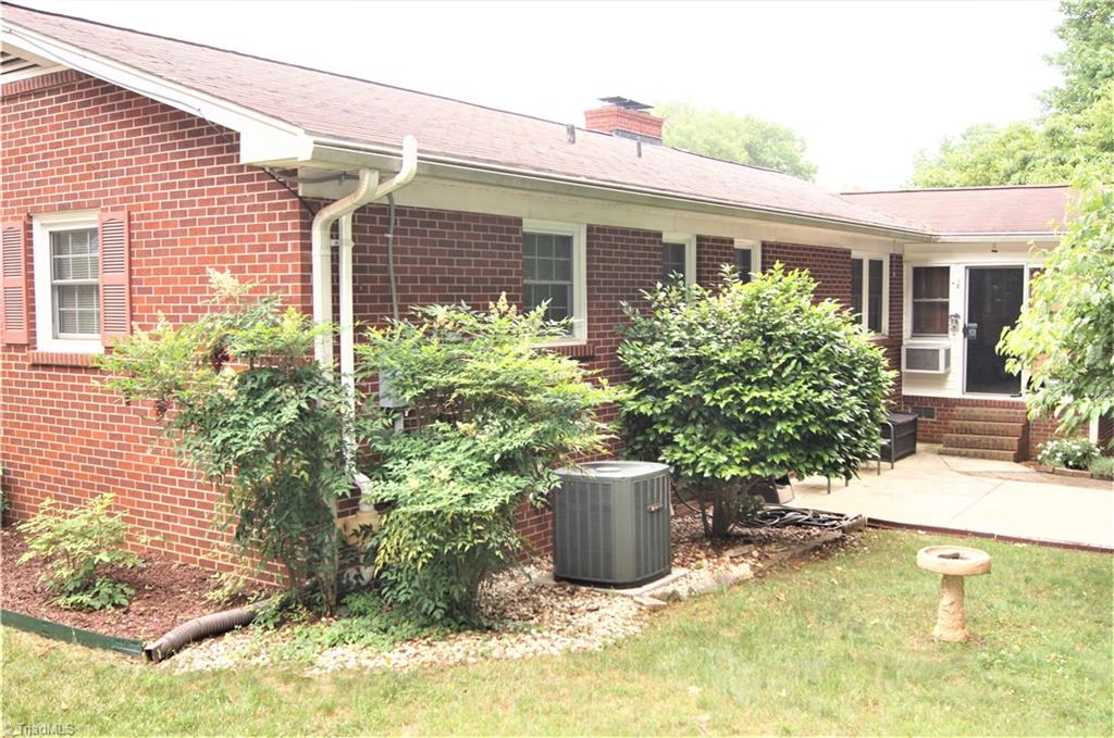2520 Weymoth Road Winston-Salem, NC 27103 - Photo 23 of 30 Exterior back
