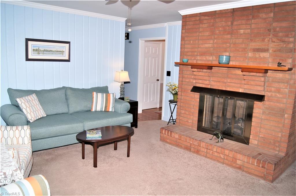 2520 Weymoth Road Winston-Salem, NC 27103 - Photo 5 of 30 Den with gas fireplace