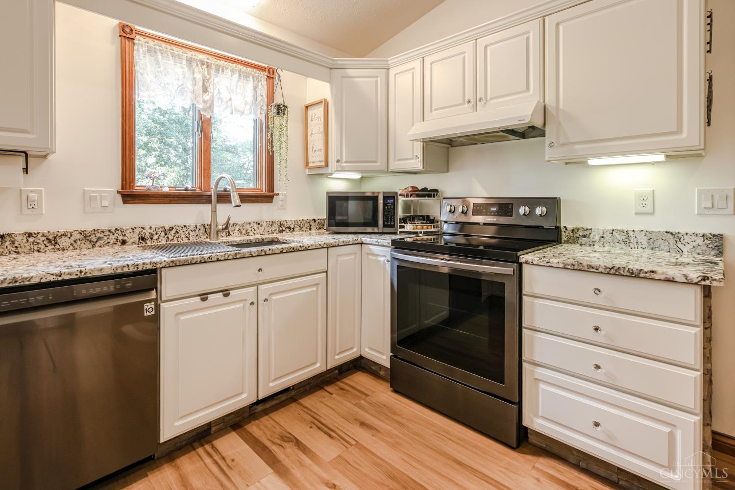 2635 Jackson Road Hamilton, OH 45011 - Photo 10 of 48