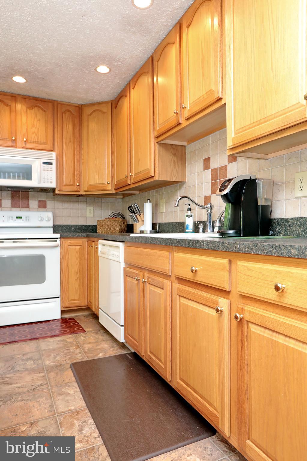 8865 Lowell Road Pomfret, MD 20675 - Photo 23 of 46 Kitchen