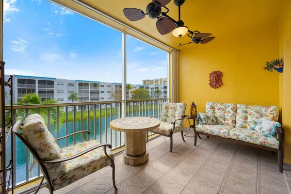 $189,000 | 600 Northeast 2nd Street, Unit 304, Dania Beach, FL 33004