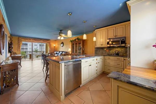 $189,000 | 600 Northeast 2nd Street, Unit 304, Dania Beach, FL 33004